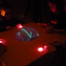 Dans le cadre du festival Cultures Electroni[K], 3 Hit Combo présente 8-Beat, une expo ludique mêlant jeu vidéo et musique électronique ! Ping... Pong ! Les jeux vidéo faisaient déjà de la musique électronique il y a 40 ans... 